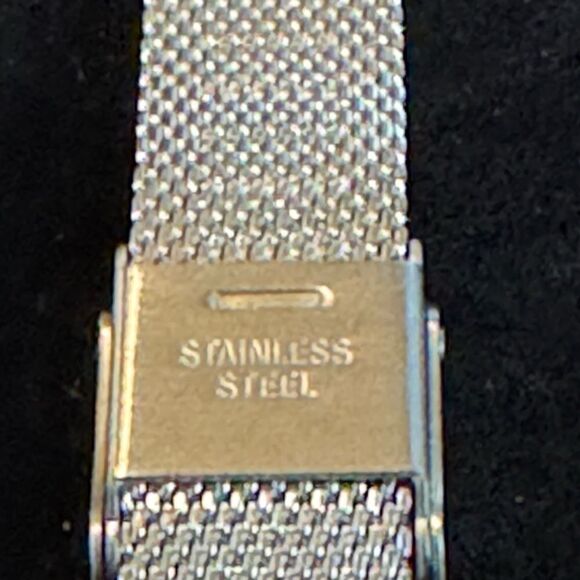 New with tag Olivia Burton Ombre Glitter Dial Silver Mesh Strap Women S Watch - Picture 5 of 6